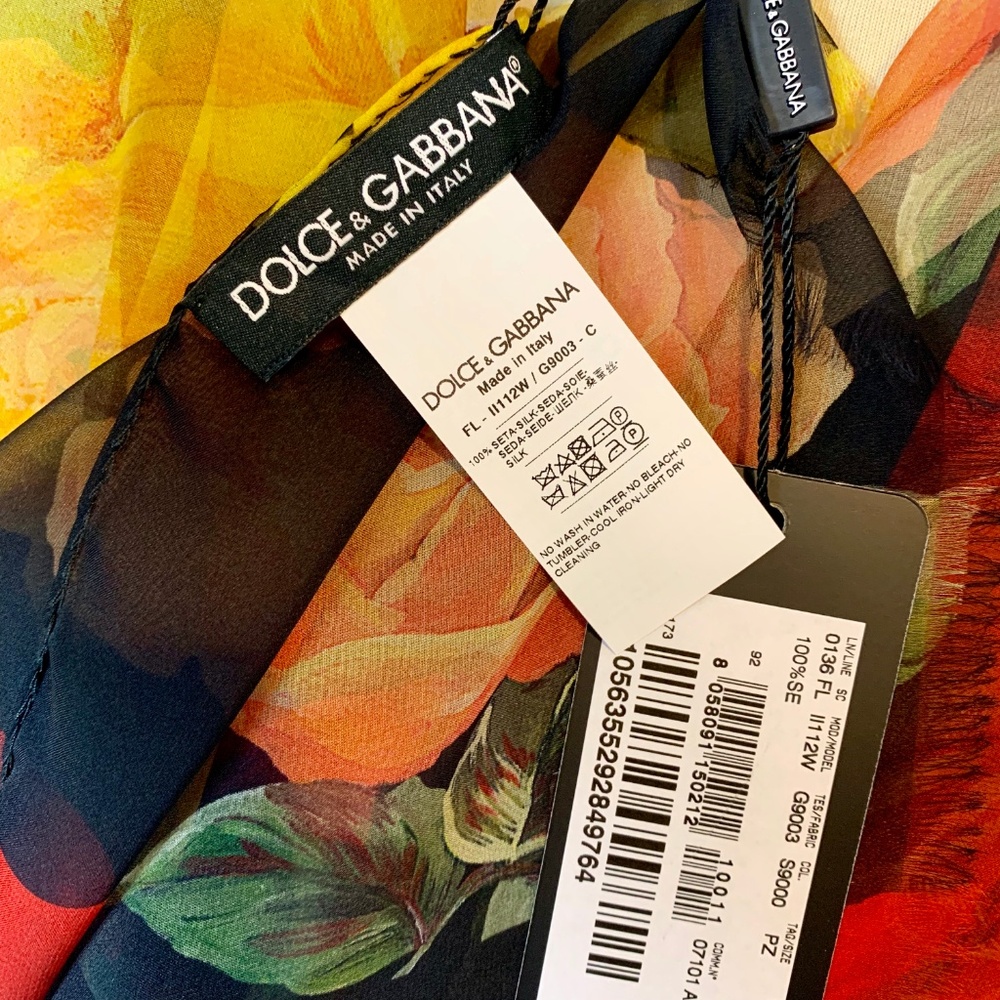 NWT DOLCE & GABBANA 100% Silk Scarf Wrap w/ Roses - Picture 7 of 7